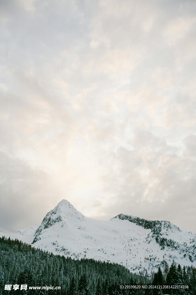 雪山  