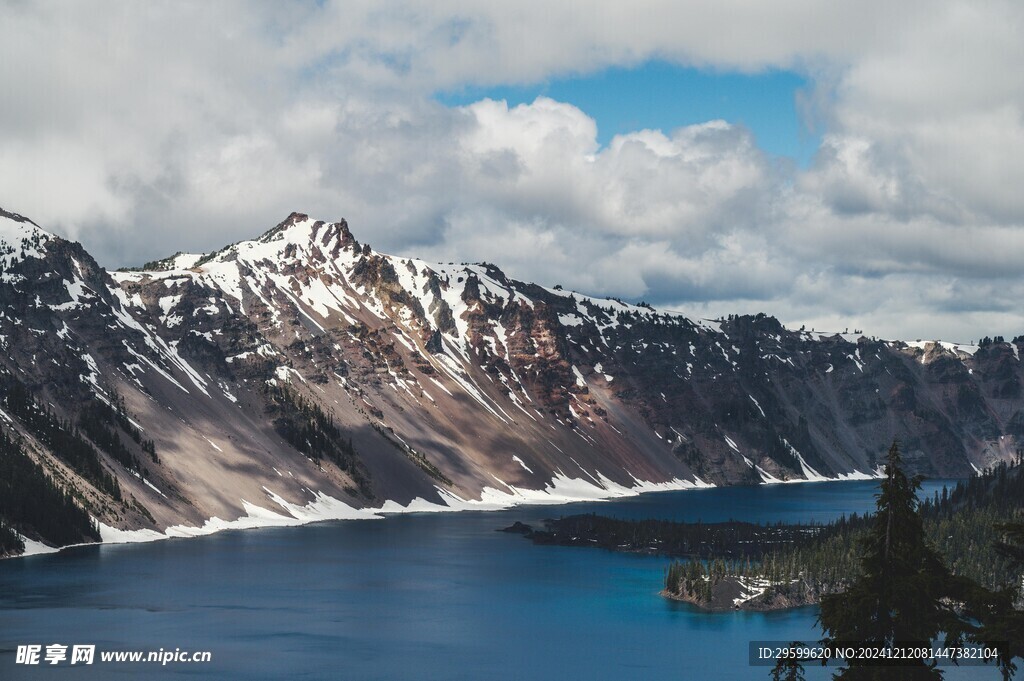 雪山  