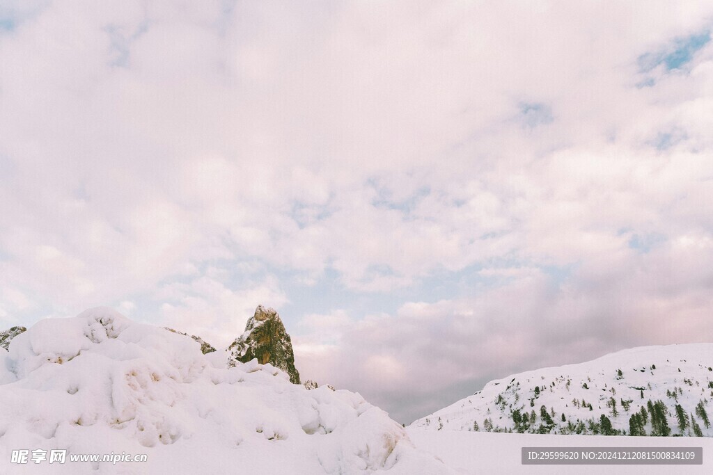 雪山  