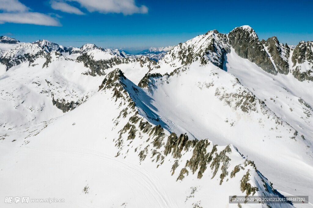 雪山  