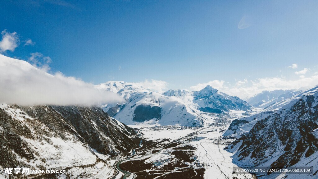 雪山  