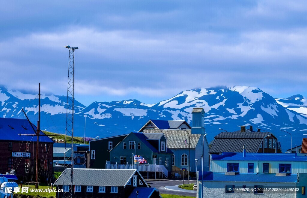 雪山  