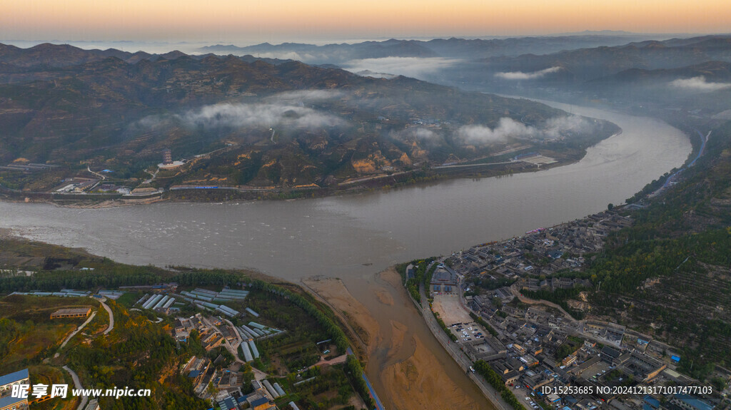 山西黄高原云海风光