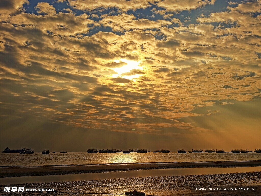 海上日出