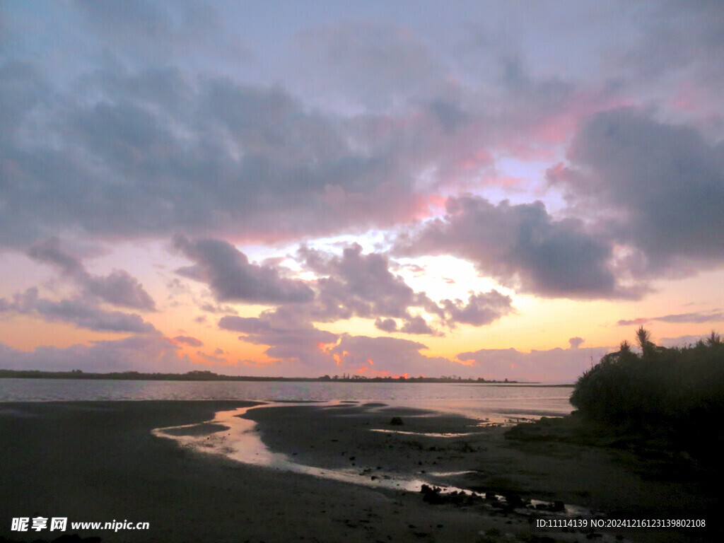 海滨黄昏风景