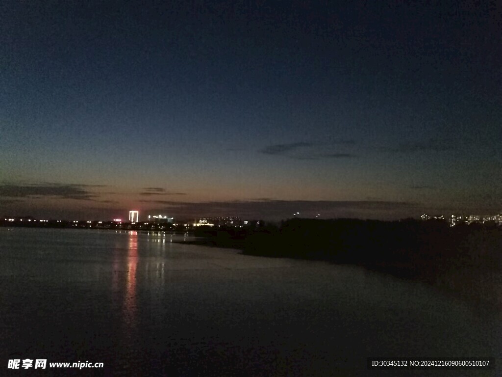 湖上夜景