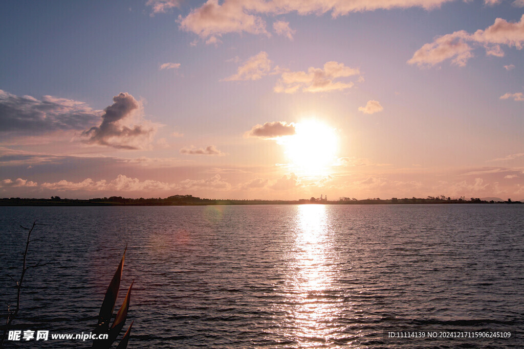 海滨夕阳风景