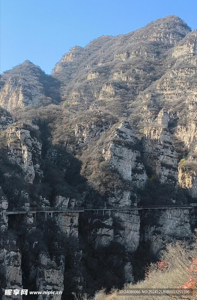 绵延高山河流