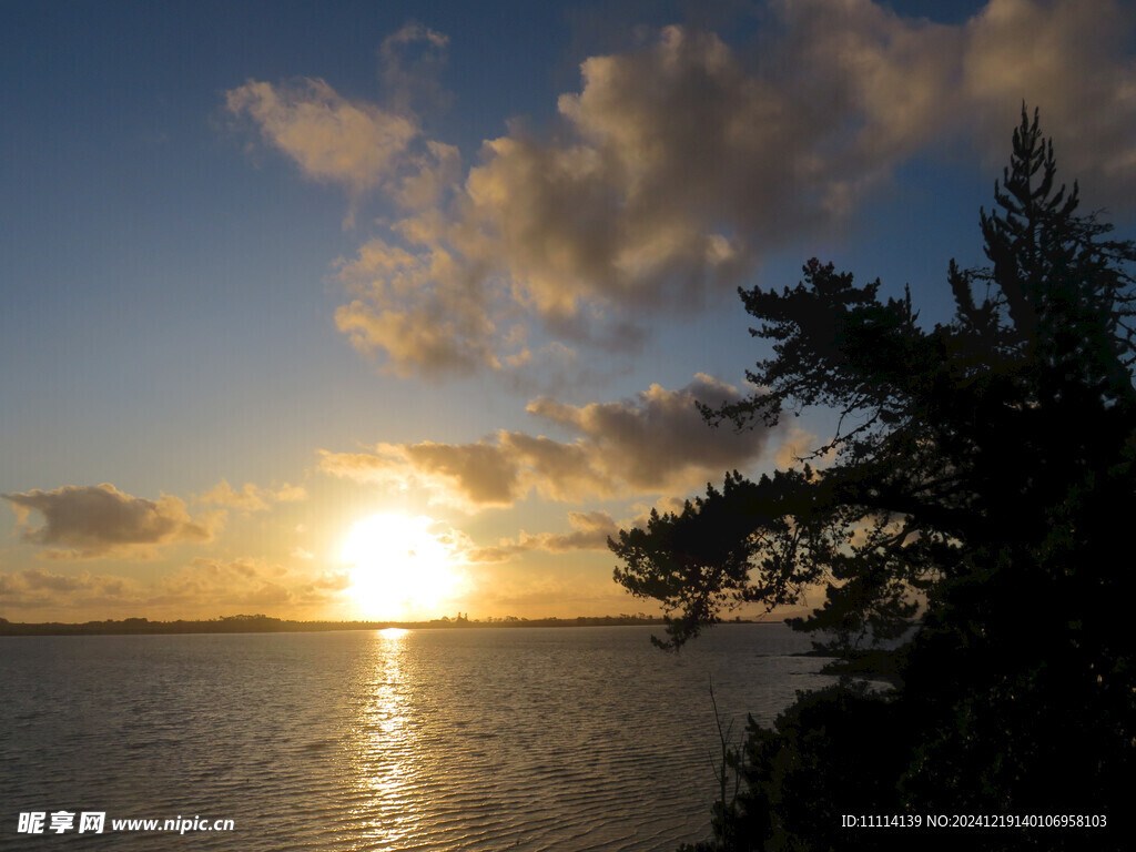 海滨夕阳风景