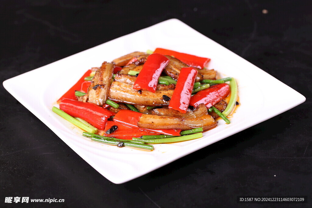 红辣椒炒五花肉