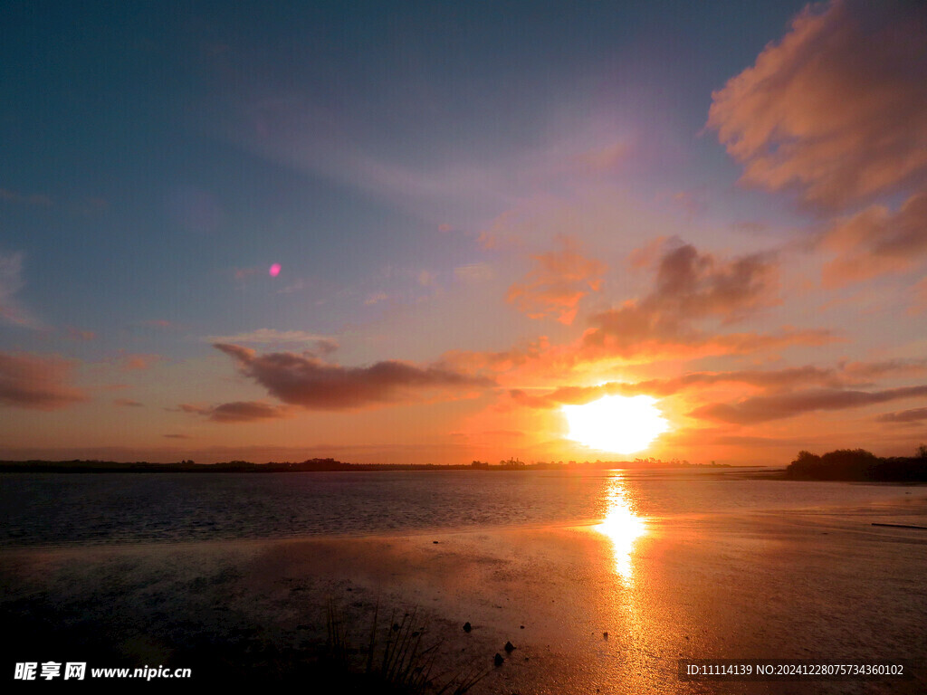 海滨夕阳风光