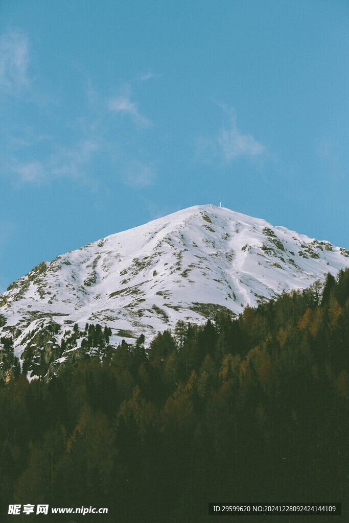 雪山  