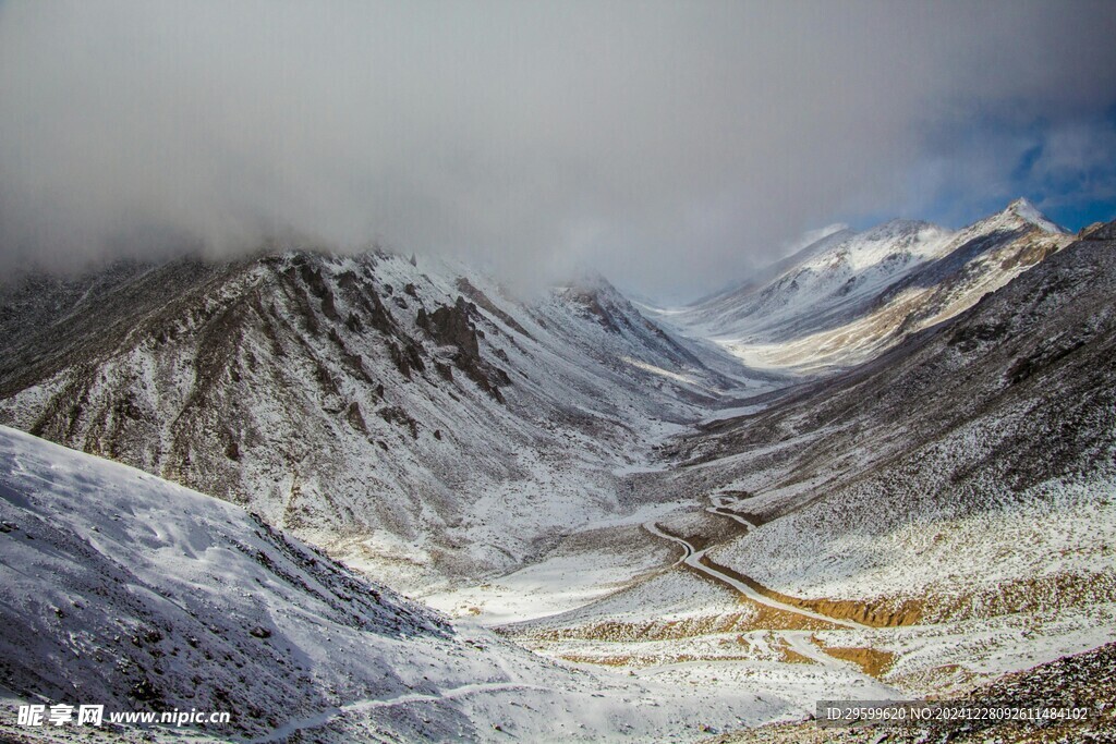 雪山  