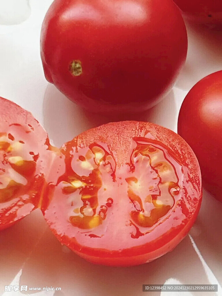 圣女果番茄