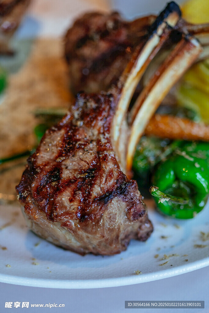 炭烤牛排牛肉美食