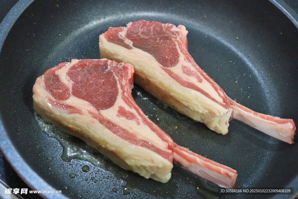 新鲜牛排食材