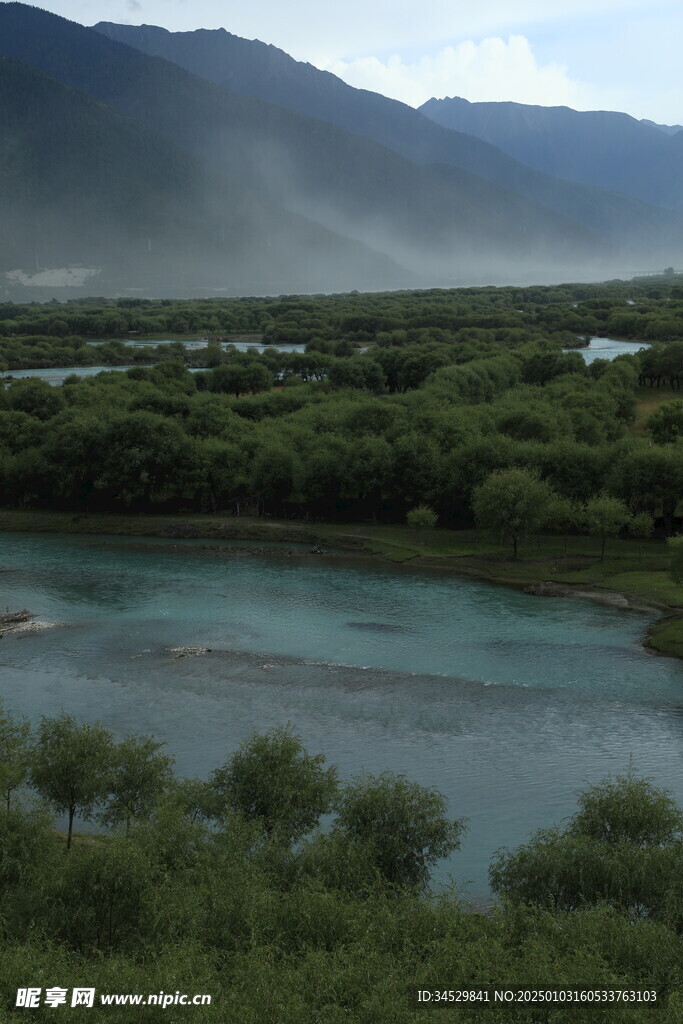 雅鲁藏布江大峡谷