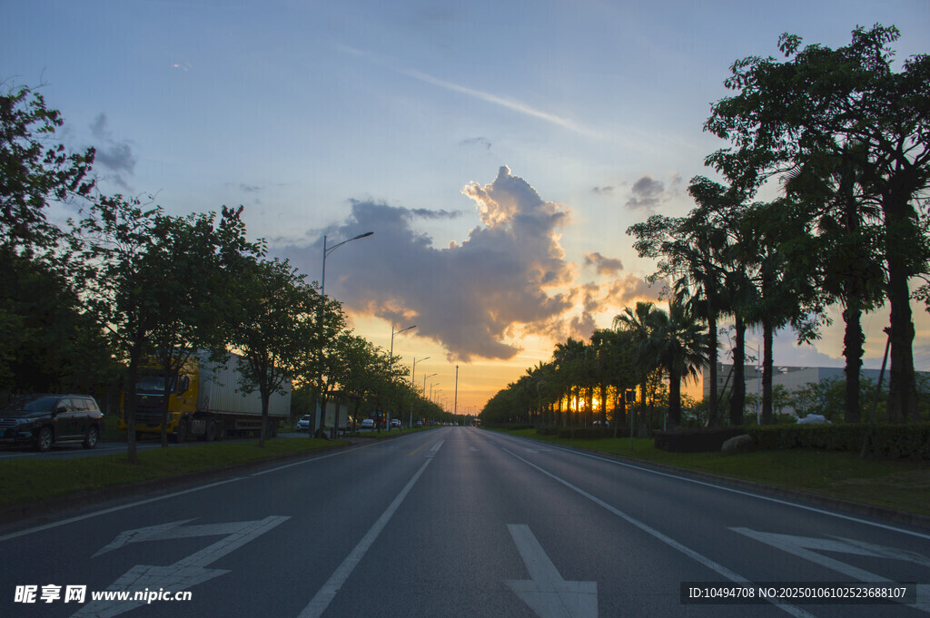 夕阳道路