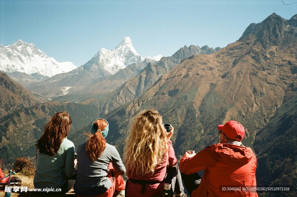 户外徒步登山