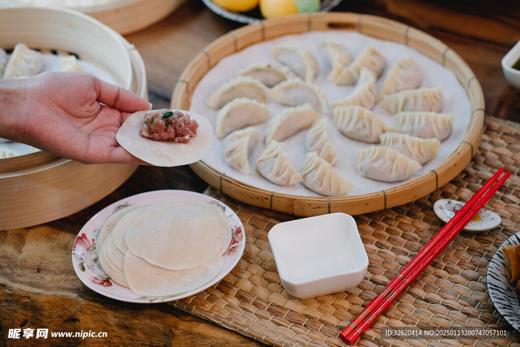 包饺子