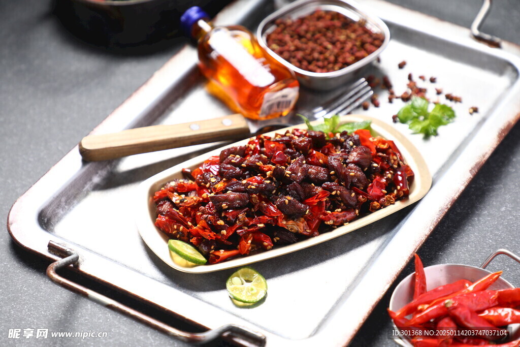 嘎巴麻辣牛肉粒