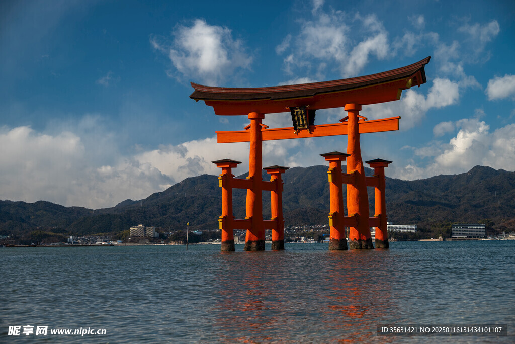 海中鸟居