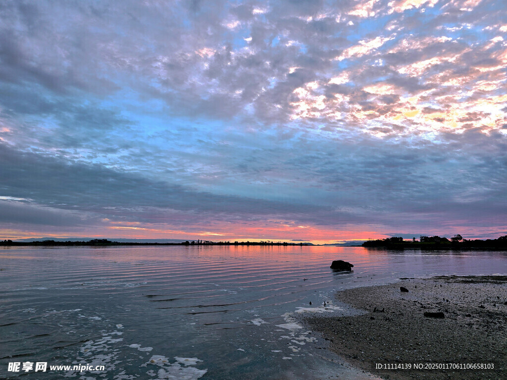 傍晚奥克兰海边风景