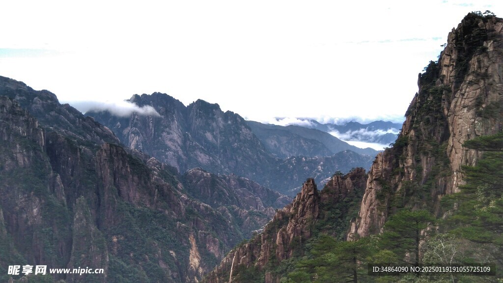 巍峨的安徽黄山自然风景图片