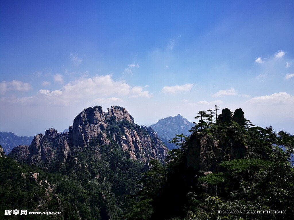 巍峨的安徽黄山自然风景图片