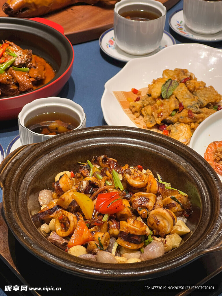 啫啫鱿鱼煲