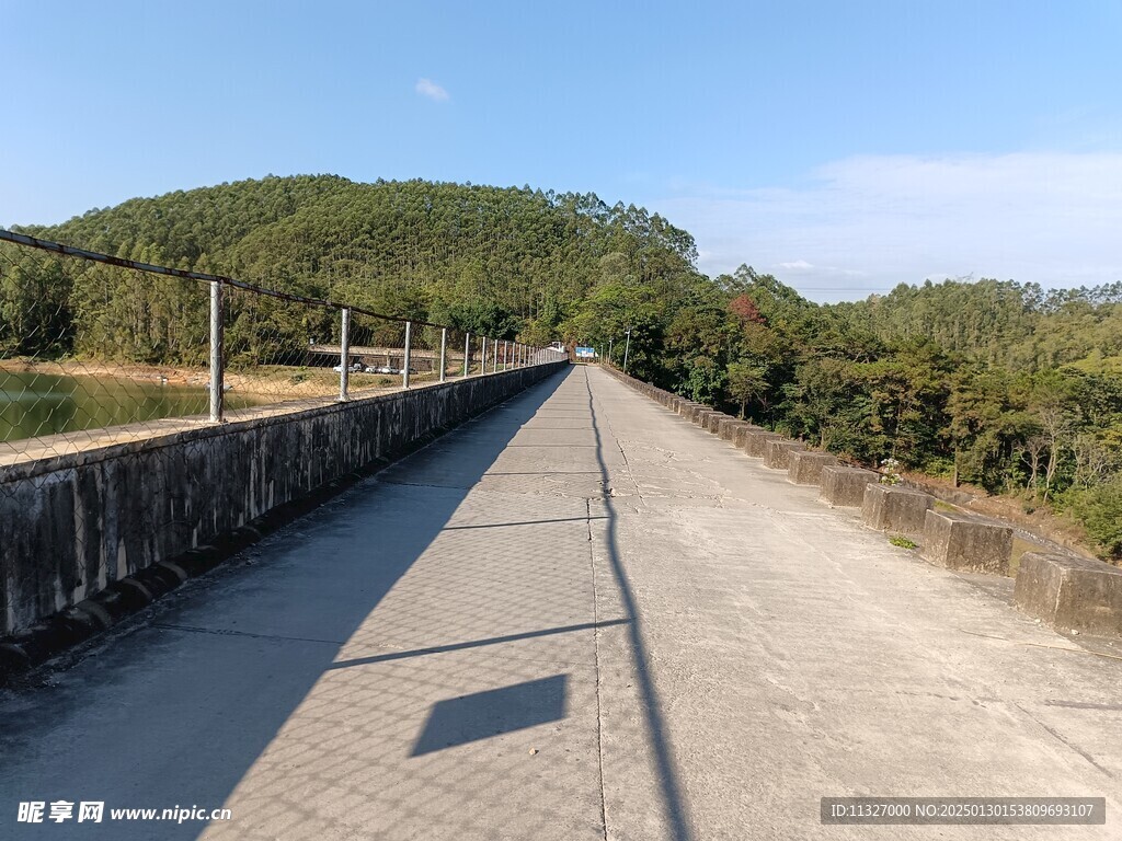 鸡冠水库