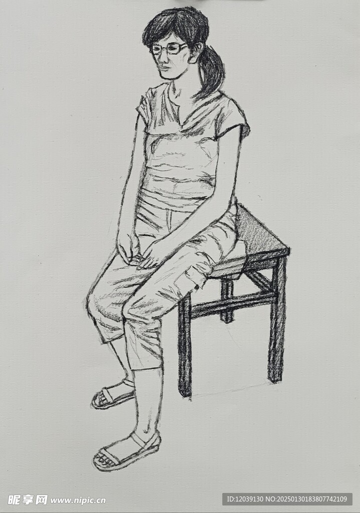 速写女青年人物坐姿