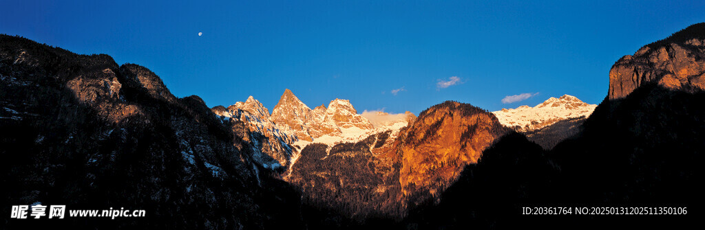 云南香格里拉巴拉格宗雪山