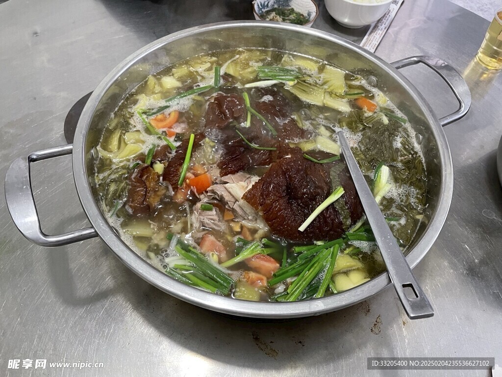 酸菜蹄髈