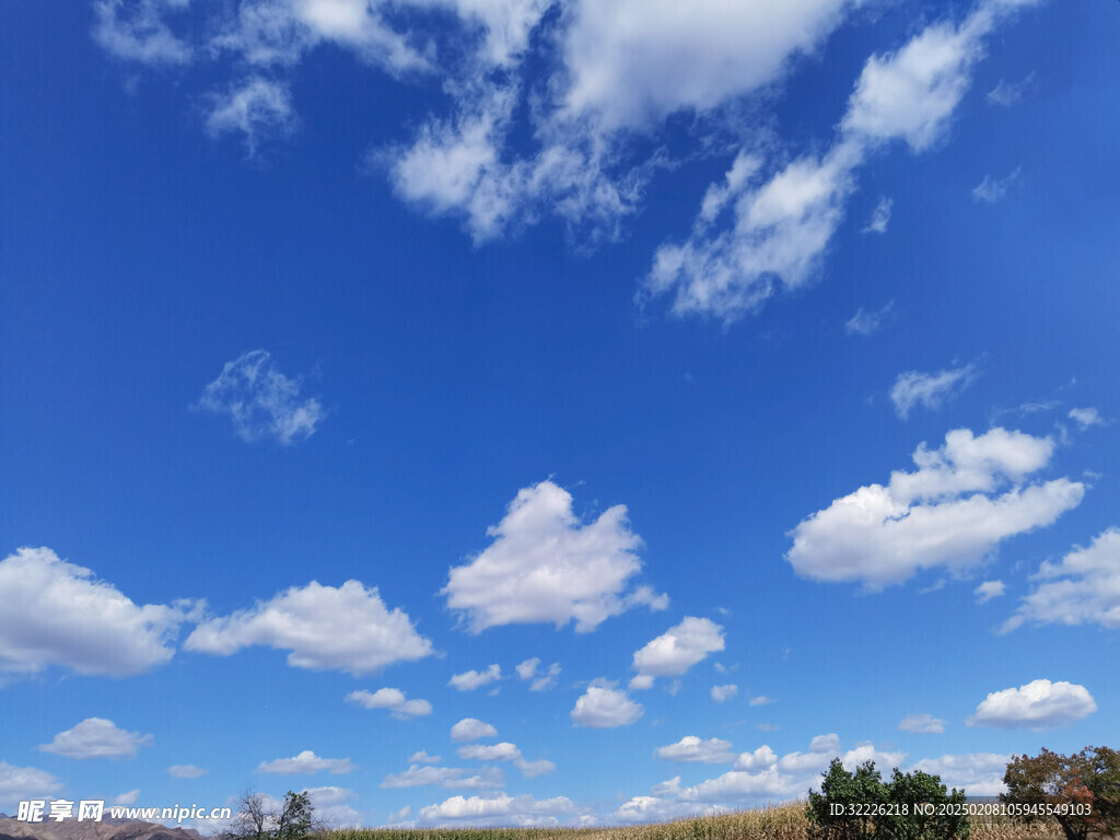 蓝天背景