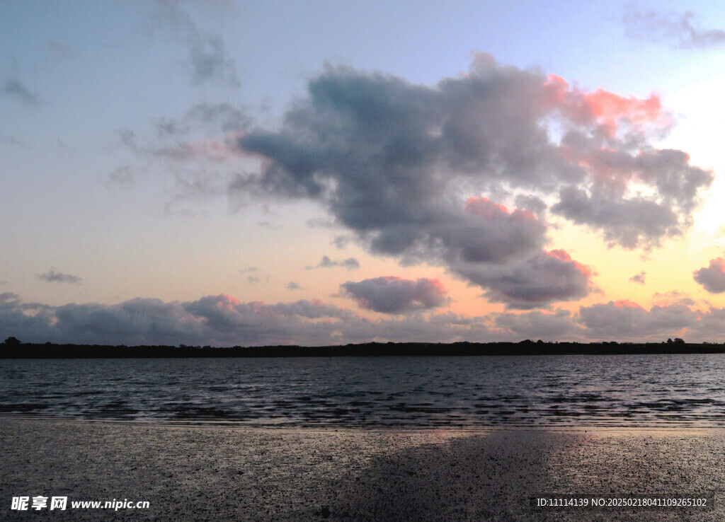 海滨黄昏风景