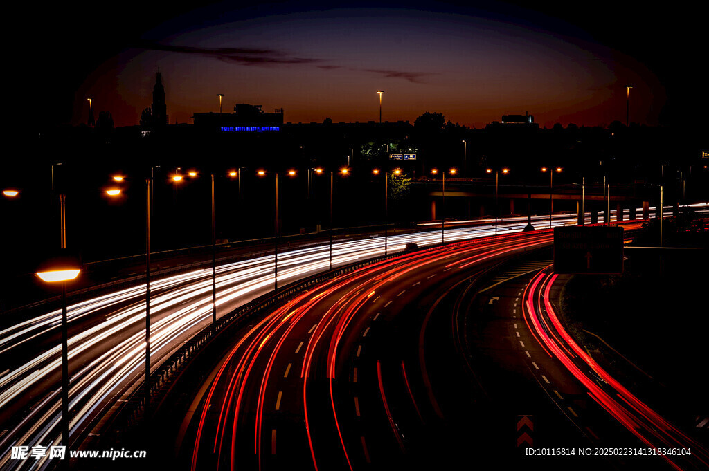 夜晚公路