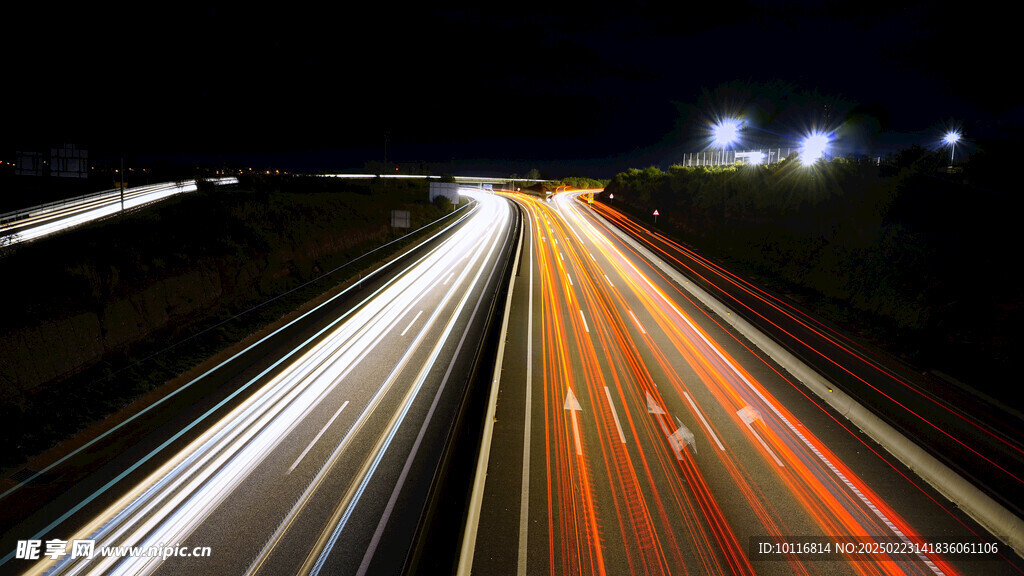 夜晚道路