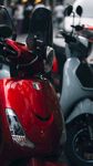 红色摩托车