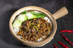 鸡杂煲仔饭 