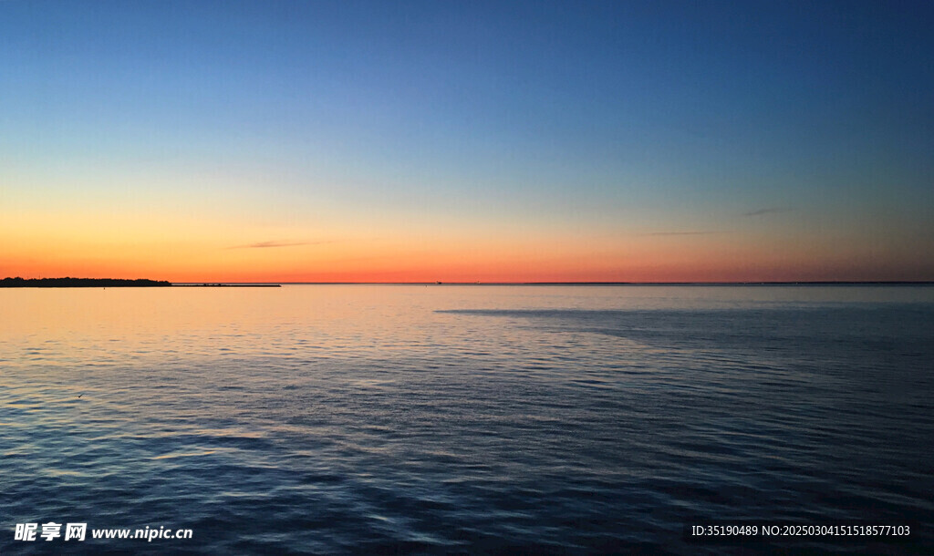 夕阳海水