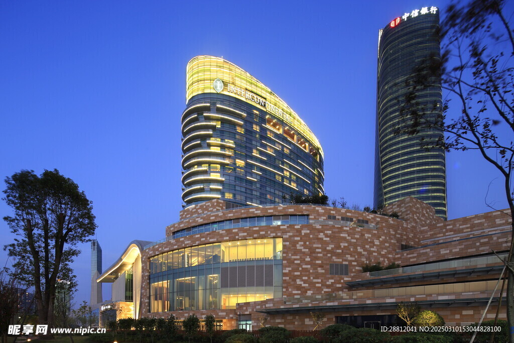 酒店建筑夜景