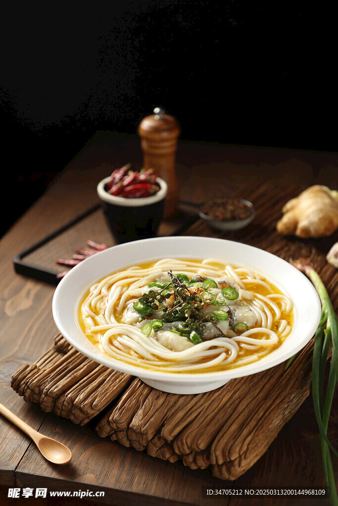 酸菜鱼面条