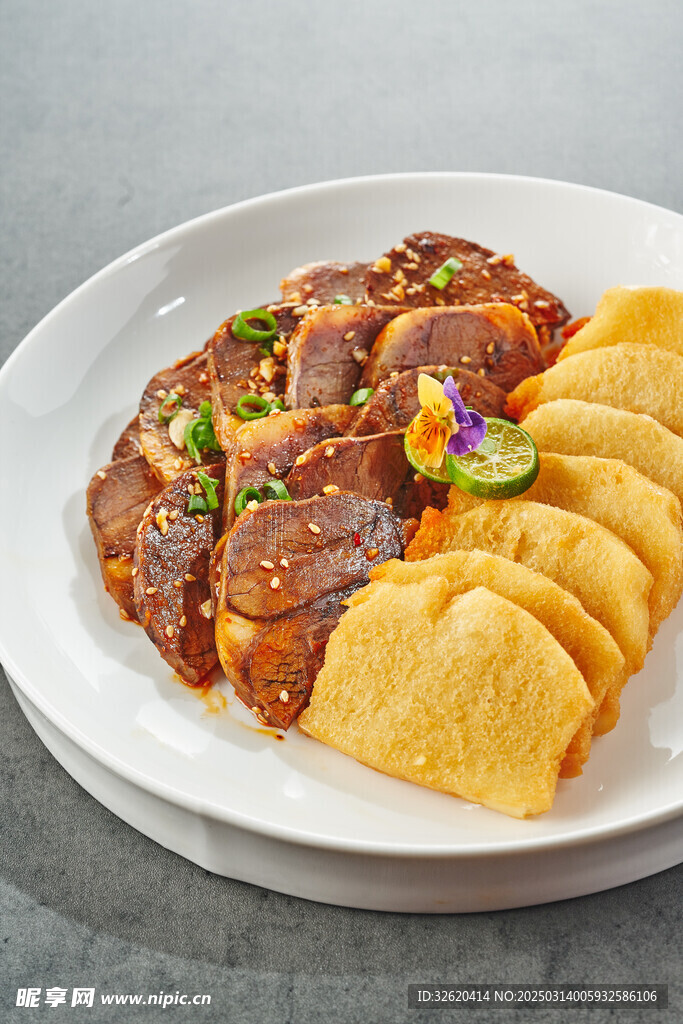 酱香牛肉 油炸馒头