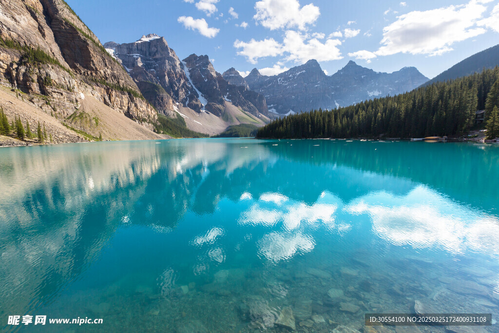  湖泊图片