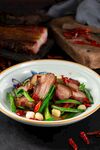 大蒜叶炒腊肉