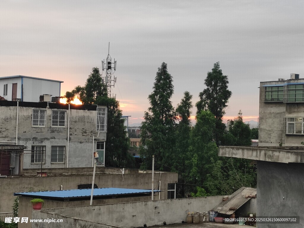 傍晚 老旧城区  夕阳 建筑 