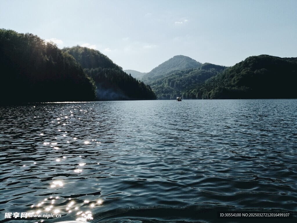 湖泊图片
