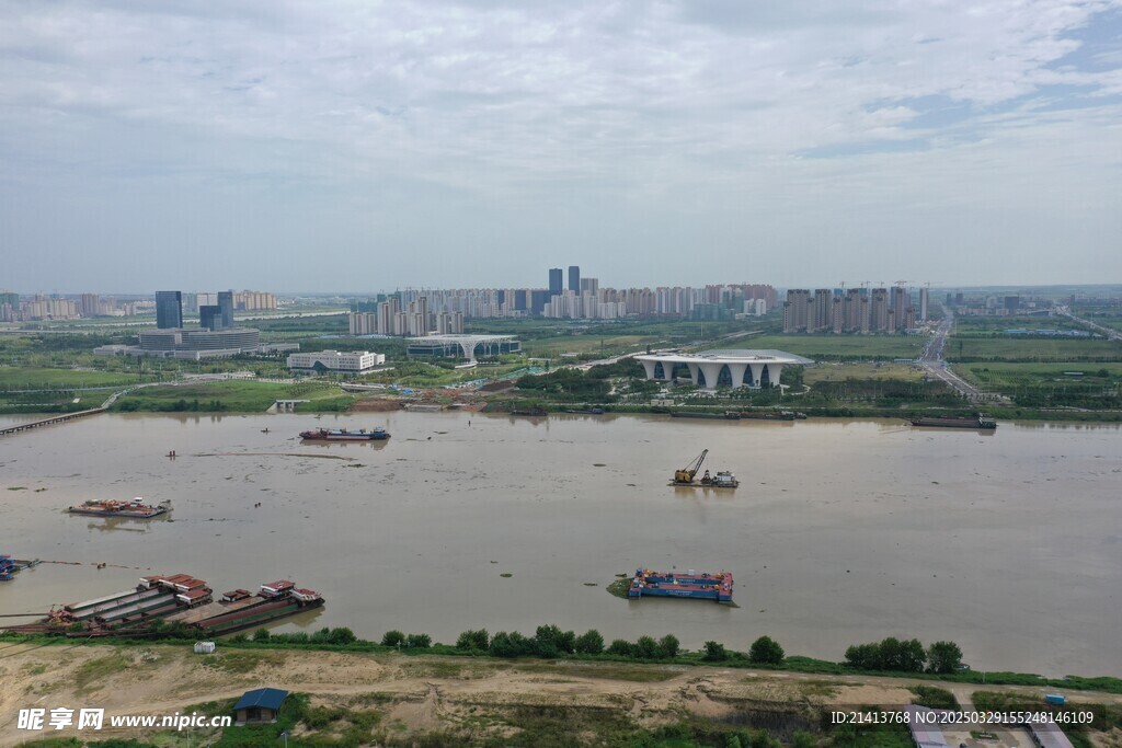 江边河滩