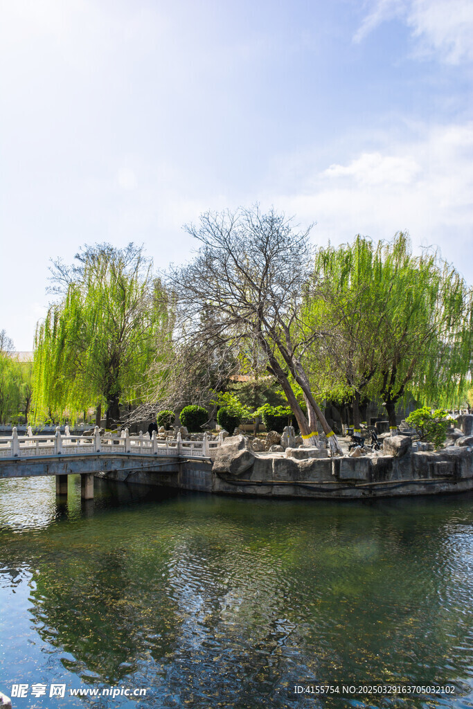 园林水域与季节交替景观